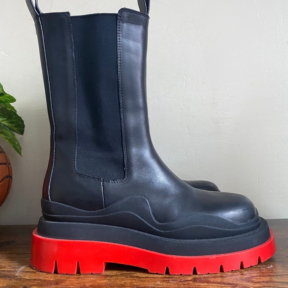 Bottega Veneta Tire Boots - Picture 4 of 5